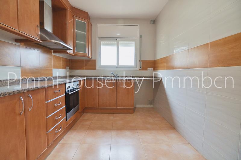 Foto a17272f0-b391-492e-8624-586ecd20cebb. Xalet amb xemeneia aparcament a Mediona