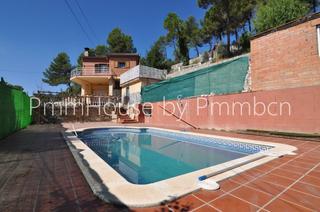 Chalet  Calle dalt. En gran parcela con piscina