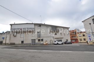 Casa  Carrer d'en florenci gustems. Casa de pueblo, esquinera, con 378 m2 construidos