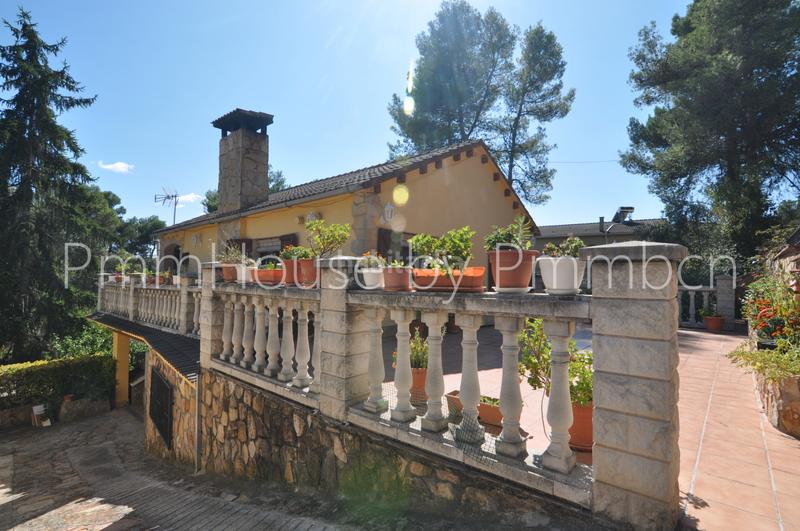 Foto 7195fa20-d99b-490d-a6de-903cf41a5aef. Chalet en excelente estado con vistas en Mediona