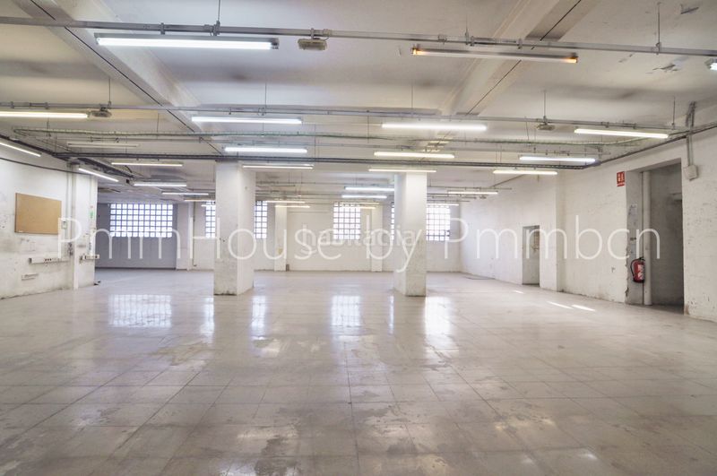 Foto 0f937e71-342e-4995-895c-ff63fdec725b. Nau industrial a Provençals del Poblenou Barcelona