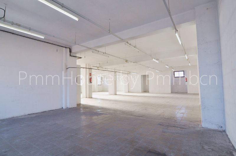 Foto 1af9d395-e7cb-4d46-a734-e321e882b0f2. Nau industrial a Provençals del Poblenou Barcelona