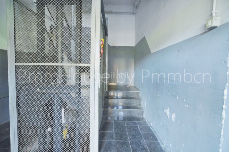 Foto be05ad37-6a12-46ab-a0ac-ba693cc15320. Nau industrial a Provençals del Poblenou Barcelona