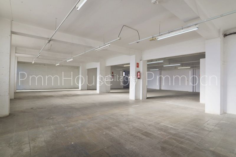Foto e66dc089-1d64-4a5a-ab0a-429f49472340. Nau industrial a Provençals del Poblenou Barcelona