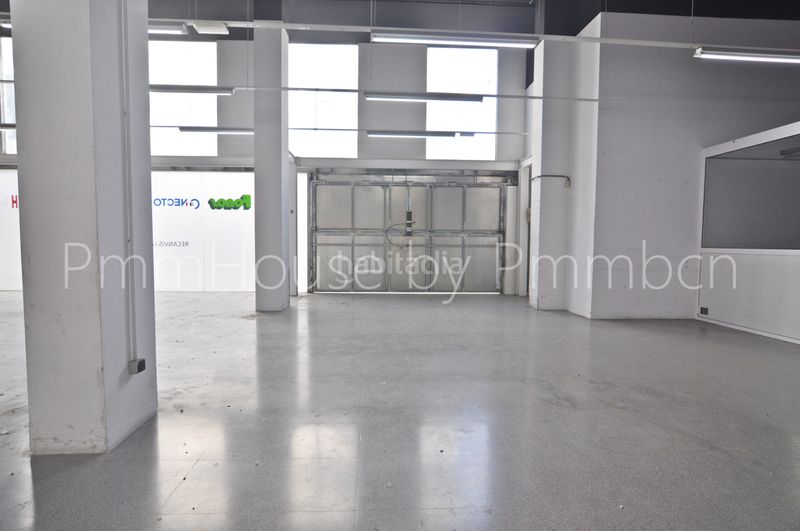 Foto ebbbc487-7a5e-46ff-a449-24a9136291db. Local comercial a Eixample Mataró