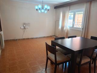 Appartement à Can Boada. Piso en buen estado de conservación