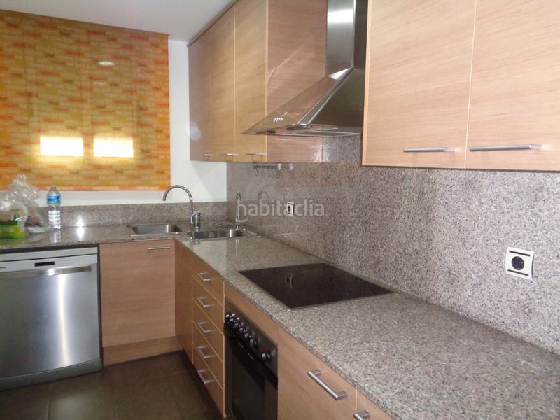 Foto c44be081-9981-4cf7-b574-094fd9a68db9. Planta baixa amb calefacció aparcament a Segle XX Terrassa