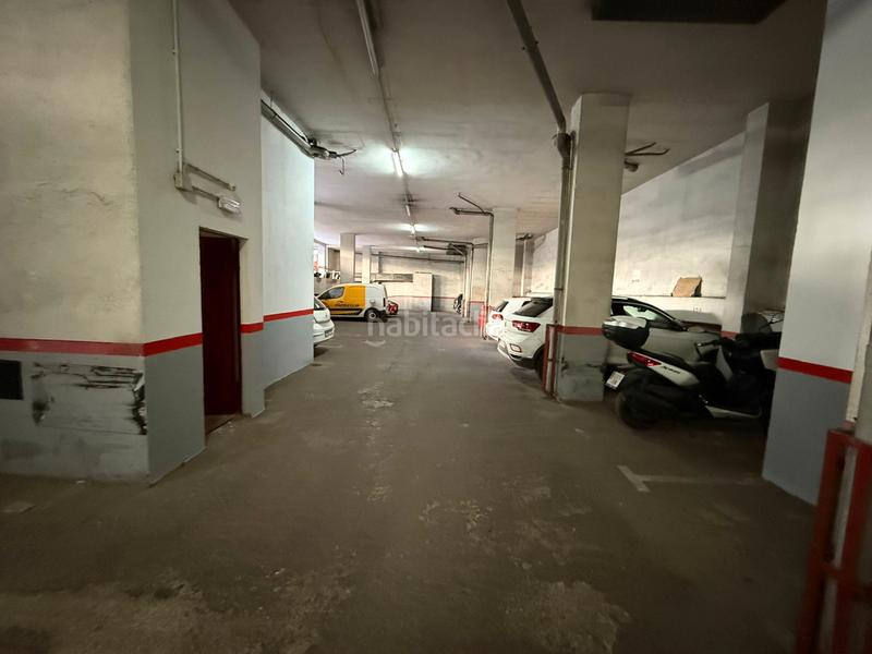 Foto 731173c1-d373-4be3-a1fe-c41c86c32587. Parking coche en Sagrada Família Barcelona