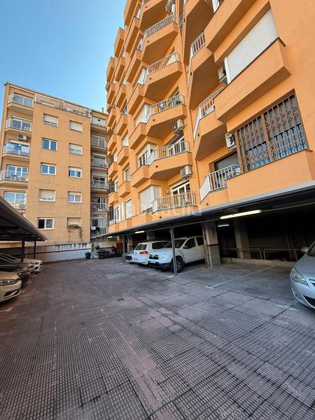Foto af9f291c-0346-4de9-8551-7016c832cff4. Parking coche en Sagrada Família Barcelona