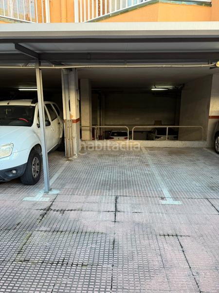 Foto d981bd81-b49c-44a0-af51-ee36bc9dbc28. Parking coche en Sagrada Família Barcelona