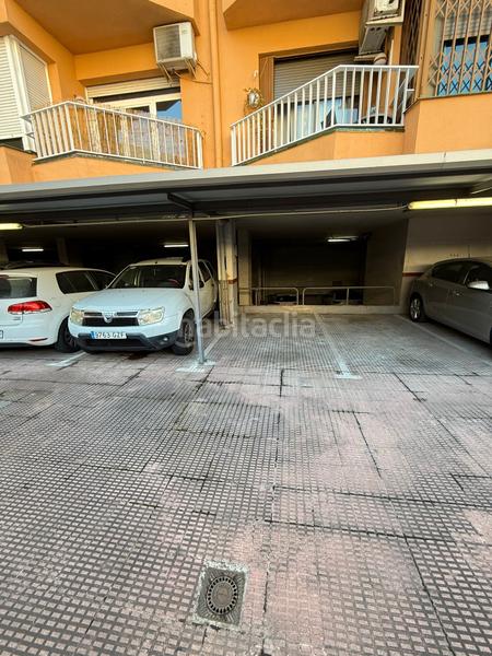 Foto fd8c9f40-fe7f-425a-9788-3d43cc024916. Parking coche en Sagrada Família Barcelona