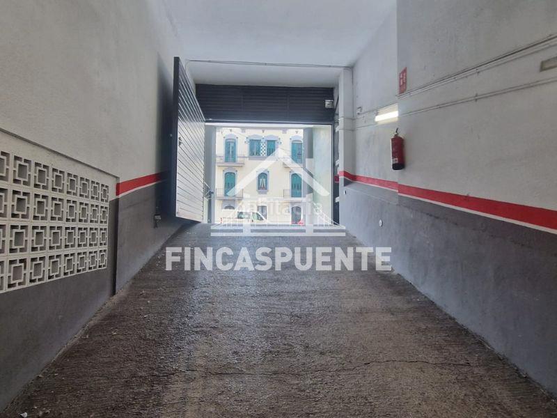 Foto 2690f90c-91d5-409c-827d-ec7c2bd92872. Aparcament cotxe a El Camp de l´Arpa del Clot Barcelona