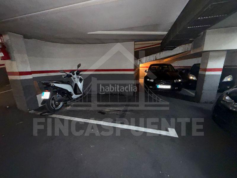 Foto 342f8ca1-e852-49d6-bcaa-d70cf47dd5af. Parking coche en Baix Guinardó Barcelona