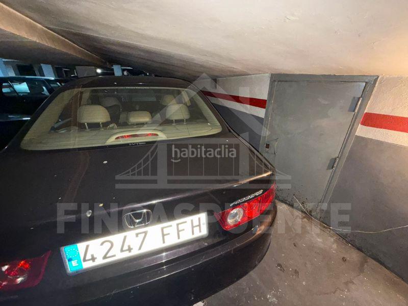Foto 3b535174-2665-4b5a-845e-0a4e90c89d23. Parking coche en Baix Guinardó Barcelona