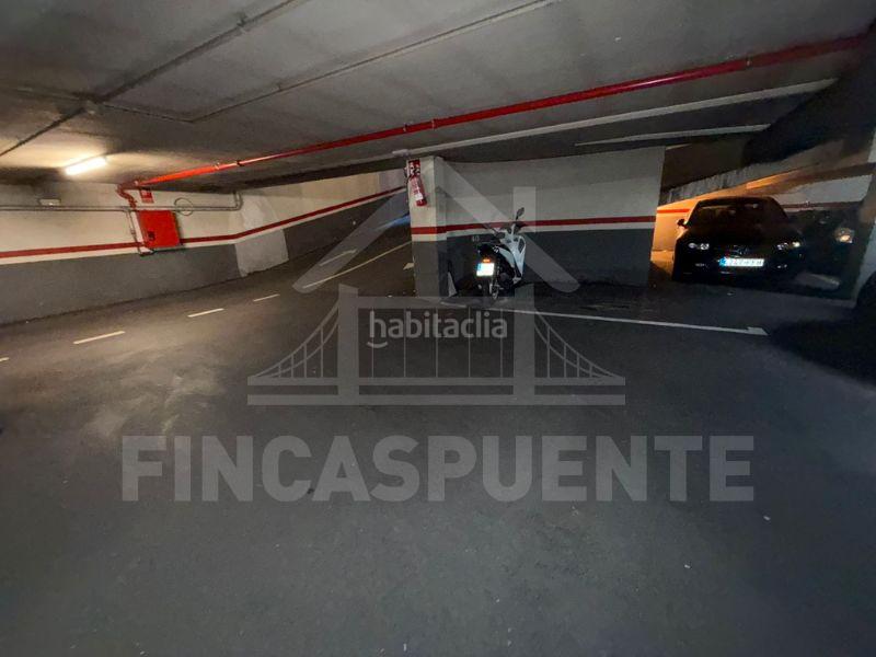 Foto 48c67776-70c0-4682-8725-33e31c188378. Parking coche en Baix Guinardó Barcelona