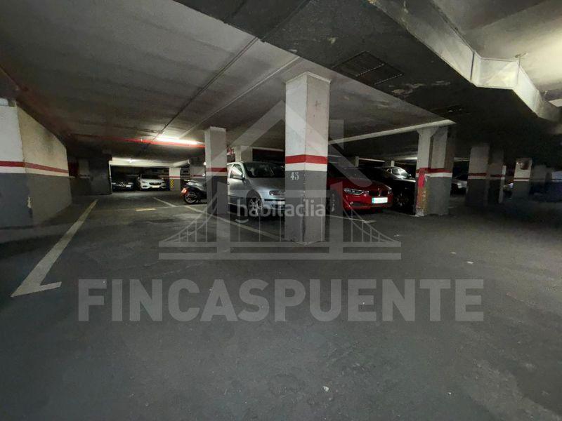 Foto 5c47131b-fe3f-4917-97c2-8657d3461575. Parking coche en Baix Guinardó Barcelona