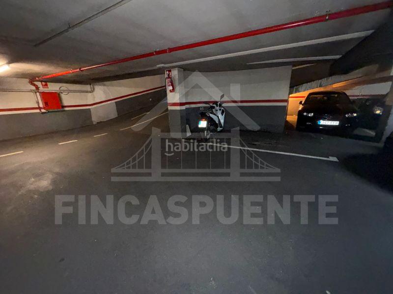 Foto 884ecdf0-2982-49b9-9a85-632f2363b8b5. Parking coche en Baix Guinardó Barcelona