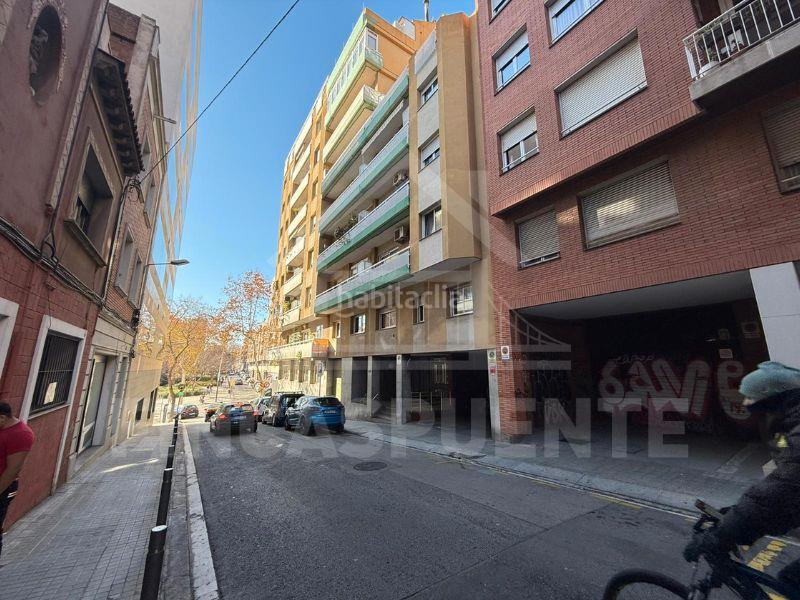 Foto 9680440d-dbd9-46e2-bb4c-a772a535c612. Parking coche en Baix Guinardó Barcelona