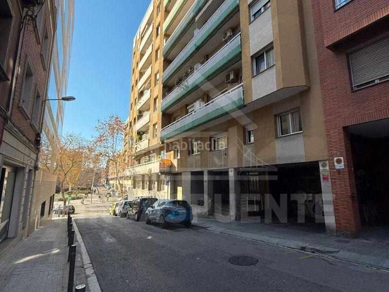 Foto d5ed07b4-772f-4cb6-b22b-5c686723d421. Parking coche en Baix Guinardó Barcelona