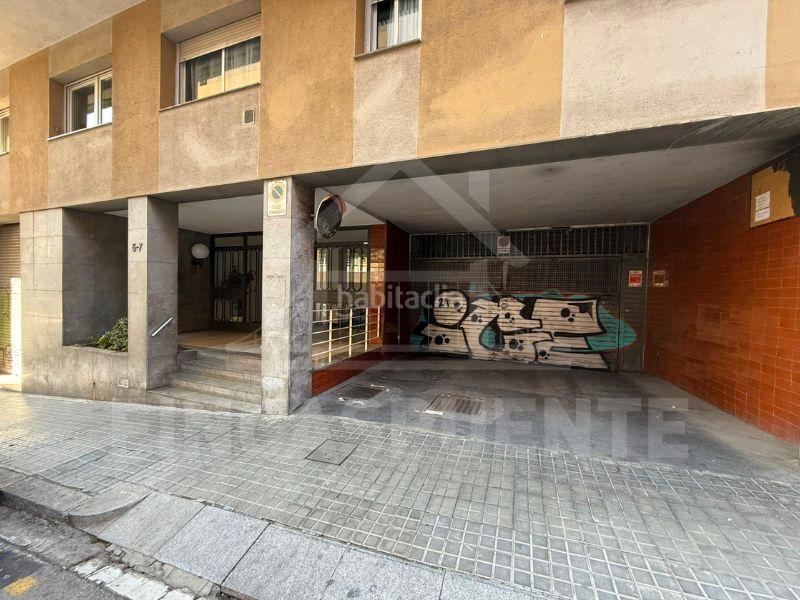 Foto eeb9ecc6-c75d-4b0c-9974-315db7fef2f9. Parking coche en Baix Guinardó Barcelona