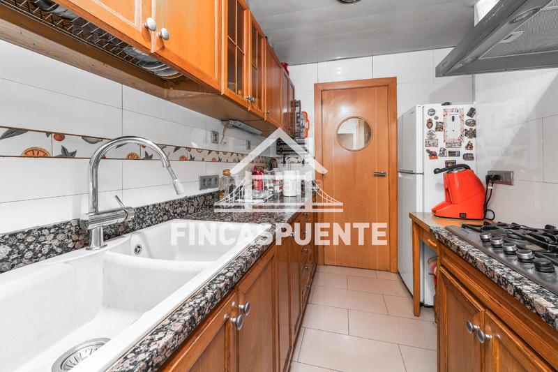 Foto 8caa88ee-6bd2-4acb-a848-235bc5d9c21e. Piso en El Camp de l´Arpa del Clot Barcelona