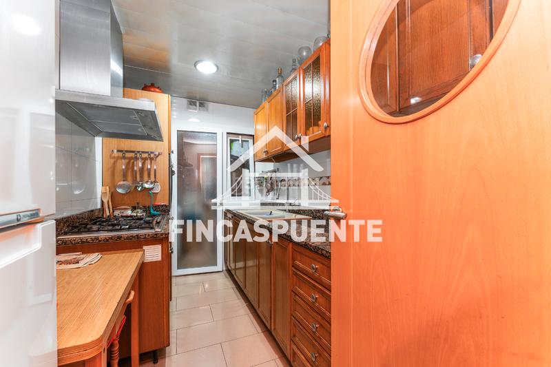 Foto 97f73d26-f1a9-4201-bb73-cbf056160c76. Piso en El Camp de l´Arpa del Clot Barcelona