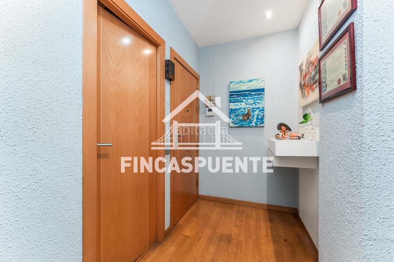 Foto c75a7794-2b45-48f0-aea0-239968e3d336. Piso en El Camp de l´Arpa del Clot Barcelona