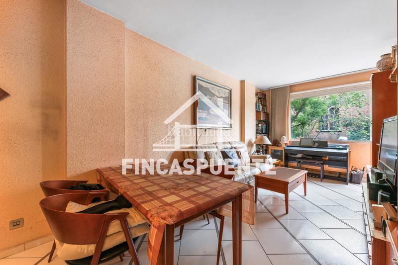Foto d52deccd-74fd-4715-87ee-9d631859b05d. Piso en El Camp de l´Arpa del Clot Barcelona