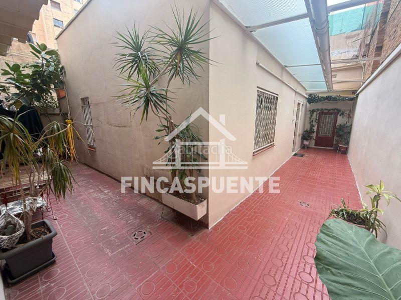 Foto 128d7fbd-7906-4f06-98e5-00cdb158236b. Appartement dans El Camp de l´Arpa del Clot Barcelona