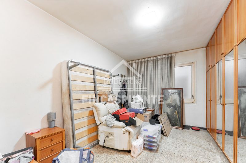 Foto 1cb09dc8-e517-4c38-854c-01dfa1321f38. Pis a El Camp de l´Arpa del Clot Barcelona