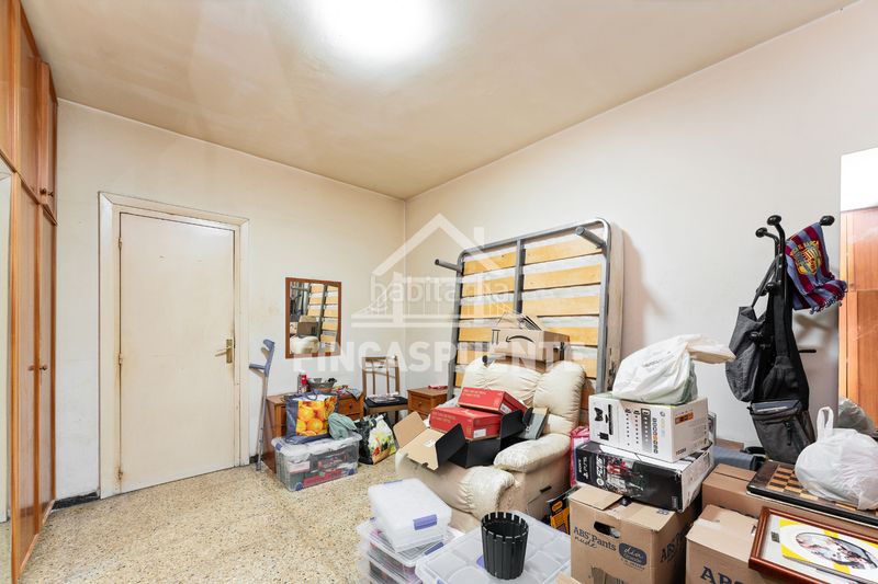 Foto 723fedb9-53ee-4061-8a91-d154a48108b4. Pis a El Camp de l´Arpa del Clot Barcelona