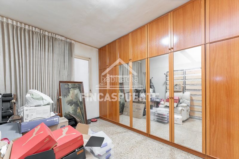 Foto c6374820-0d9f-4210-a9a4-36140d71b576. Pis a El Camp de l´Arpa del Clot Barcelona