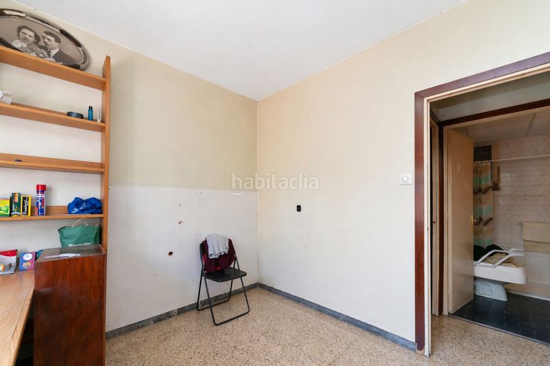 Foto dd6cc971-dd6a-4358-89e6-962e324d0779. Pis a El Camp de l´Arpa del Clot Barcelona