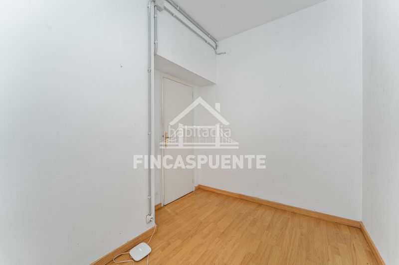 Foto 1439e5ff-a616-46bf-8d4e-a8c7009a2f54. Estudi a El Camp de l´Arpa del Clot Barcelona