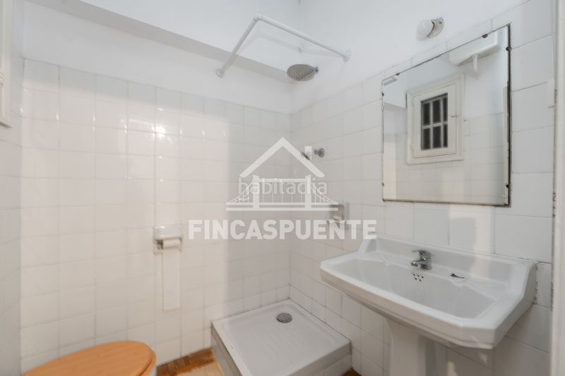 Foto 401ba194-603a-43ec-8b37-a6e87f4e8920. Estudi a El Camp de l´Arpa del Clot Barcelona