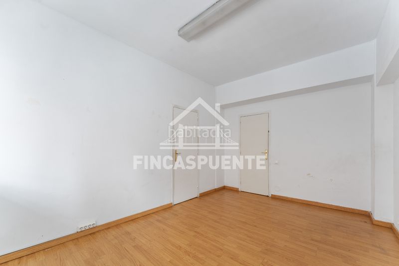 Foto f0cb4111-4f78-4c30-9e9e-35bc36ba15ba. Estudi a El Camp de l´Arpa del Clot Barcelona