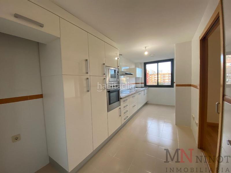 Foto bb75398e-5d50-4c90-8313-7dc41c9000c2. Location appartement avec parking dans Piscinas Villarreal / Vila - real