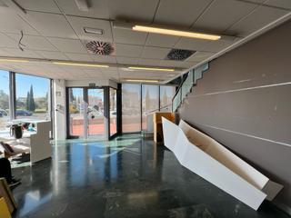 Rent Business premise in Sa Indioteria Urbà. Se alquila oficina en el polígono de son castelló con una ubicac