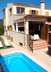 Maison jumelée à Bunyola. Se vende exclusivo chalet pareado. ubicado en la prestigiosa urb