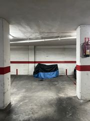 Aparcament cotxe  Carrer torcuato luca tena. Parking para coche y moto en torcuato luca de tena