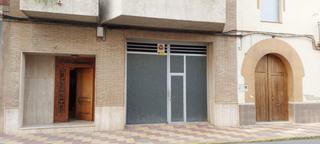 Local Comercial a Alberic. Gran local comercial de 250 metros en alberic frente a consum