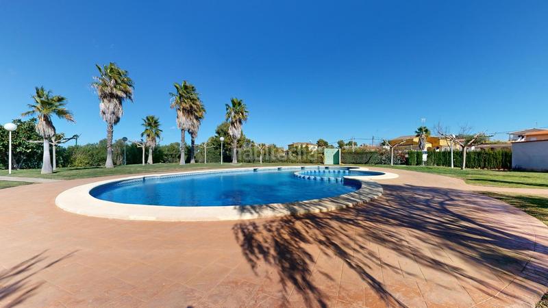 Foto a29e1b06-d2bc-468d-a1b6-0963e4199130. Chalet  adosado en turis en Turís