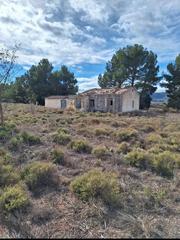 Propriété à Maestro Carrascosa - Banda de Música. Terreno con casa de albergue en villena