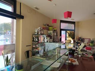 Traspàs Local Comercial a Nou Moles. Oportunidad única traspaso o vendo negocio de comidas para lleva