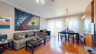 Appartement à Zona Calle Valencia. Increíble vivienda con garaje y trastero en zona calle valencia,