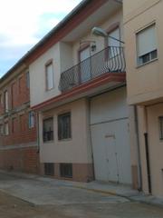 Masia a Navarrés. Gran casa señorial esquinera  en el centro de la población