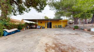 Xalet a Alginet. Casa de campo en urbanización los lagos