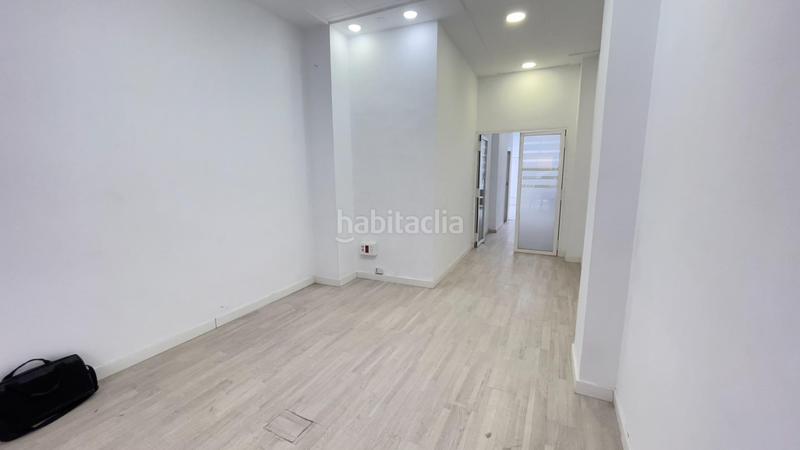 Foto 2b09f7bb-50e8-4c9f-b809-2875af34a045. Local comercial bajo comercial muy céntrico y con inmejorables condiciones en Valencia