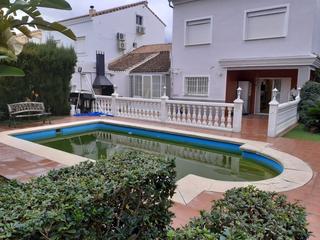 Chalet à San Antonio de Benagéber. Te presentamos este espectacular y exclusivo chalet en venta en