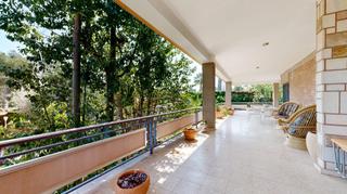 Xalet en Montealegre. Elegante chalet reformado en  leliana. confort y tranquilidad a